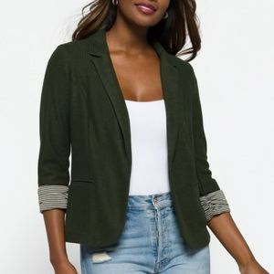 Skies Are Blue Asa Knit Blazer in Dark Green